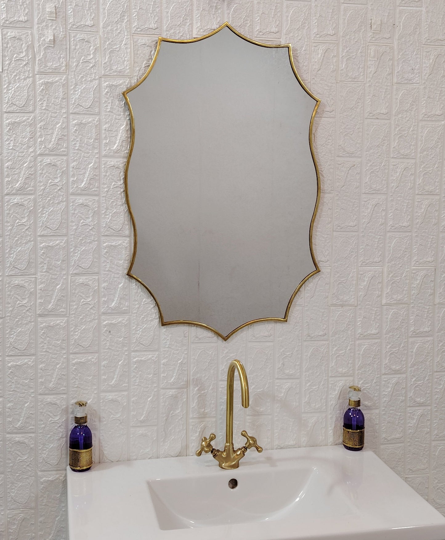 Oval Antique Brass Mirror Wavy Wall Mirror Handmade Mirrors Curvy Oval Mirror Aged Brass Mirror Antiqued Mirror Bathroom Mirror Home Decor