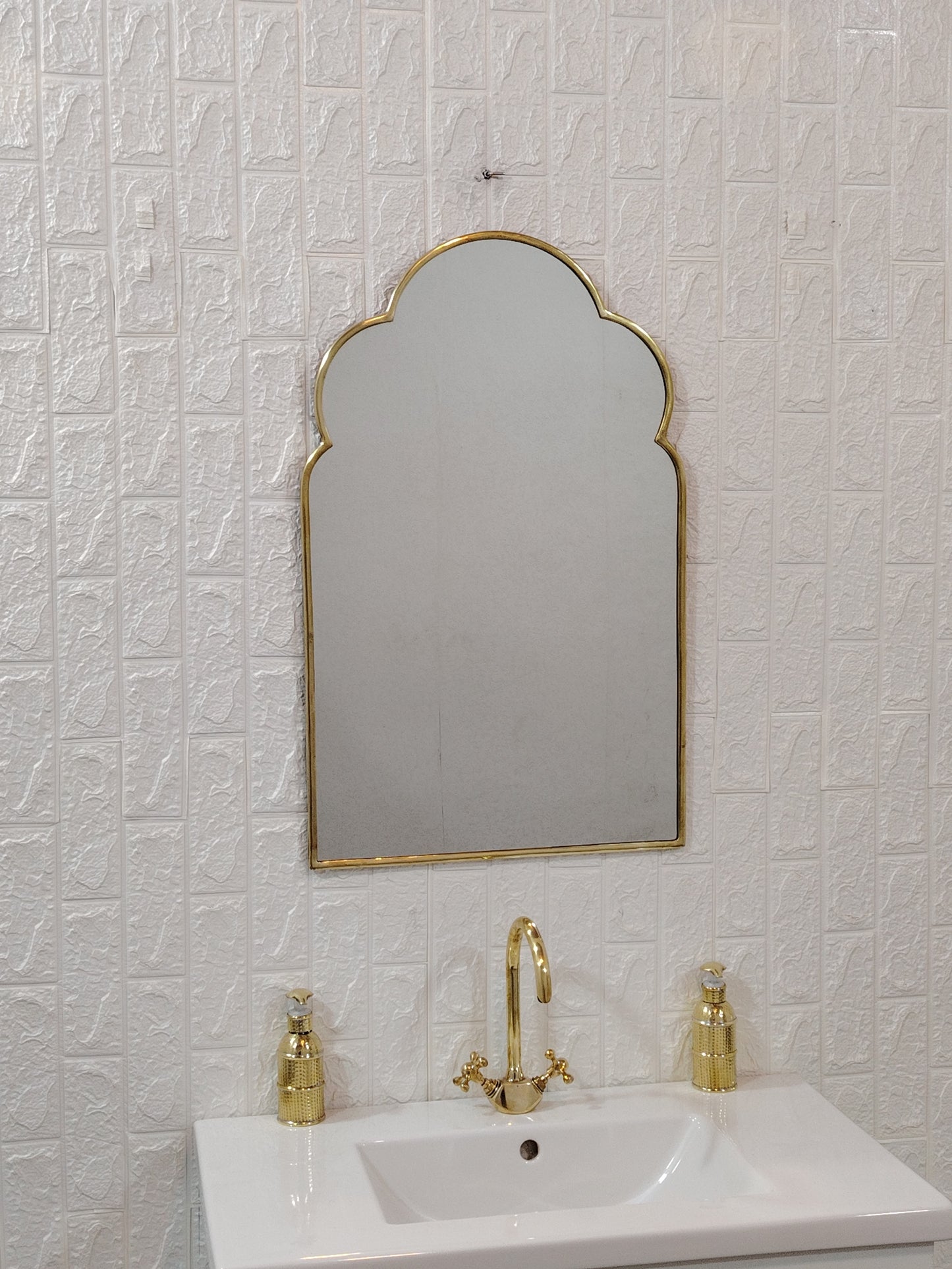 Italian Wavy Arch Mirror Curved Gold Brass Mirror Irregular Mirror Gold Mirror Bathroom Mirror Aesthetic Luxurious Wall Mirror
